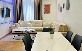 Relax Exclusive Apartment Free Public Parking